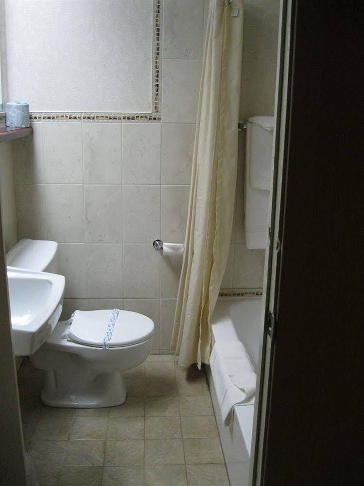 Hotel-Motel Coconut Trois-Rivières Екстериор снимка